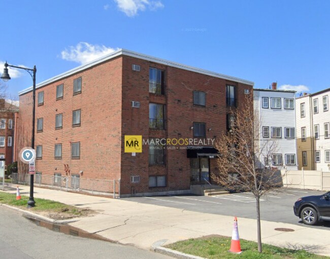 Foto del edificio - 1030 Bennington St