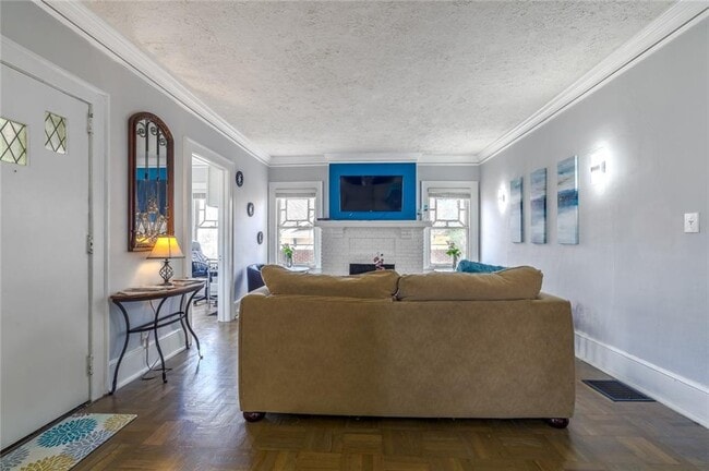 Building Photo - 2276 Boulevard Granada SW