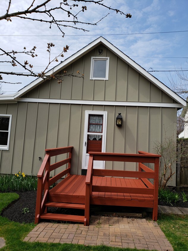 135 W Oakland Ave Unit D, Doylestown, PA 18901 Apartments in