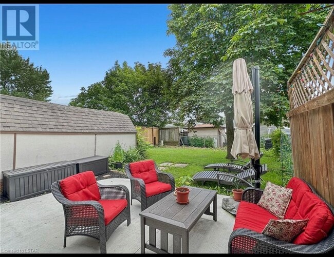 Building Photo - 7 Acton Cres