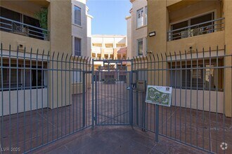 Building Photo - 210 E Flamingo Rd