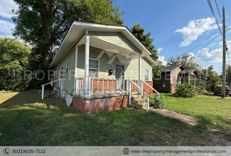 Building Photo - 922 Bloom St