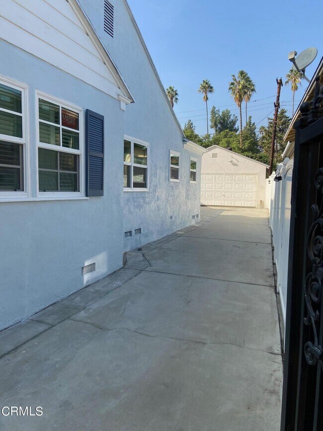 Building Photo - 1241 Moncado Dr