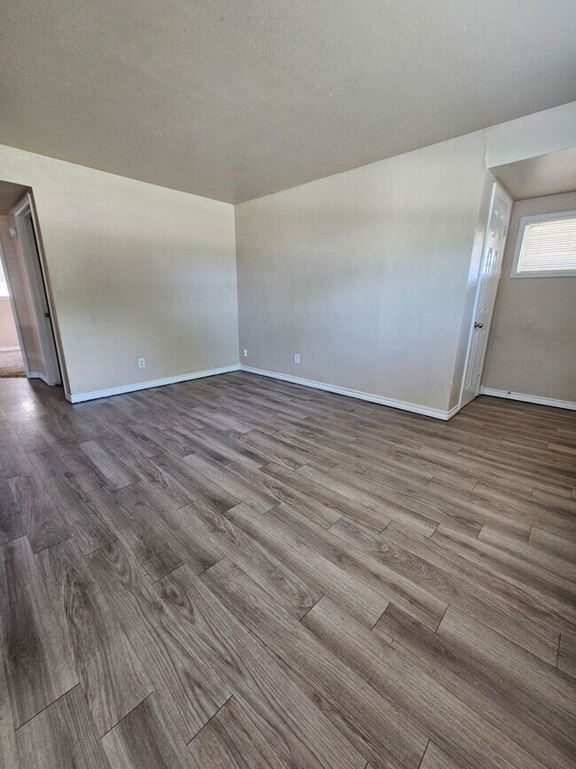Foto del edificio - (3) Bed/(1) Bath Core Norman Rental Avail ...
