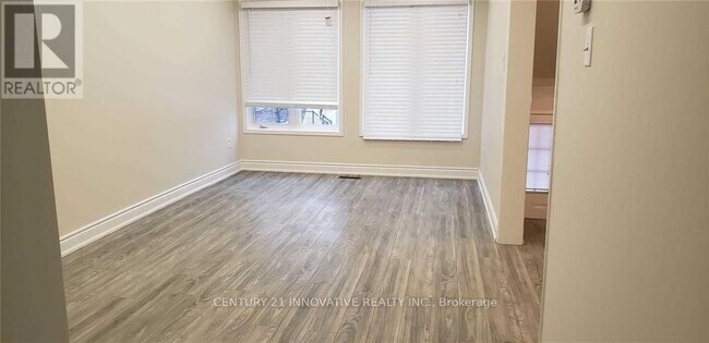 Building Photo - 32 Yellowood Cir