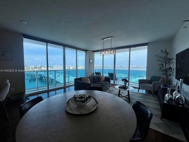 Foto principal - 1881 79th Street Cswy