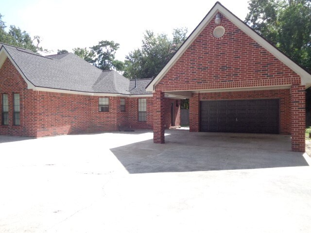 Foto del edificio - 21722 Tophill Dr