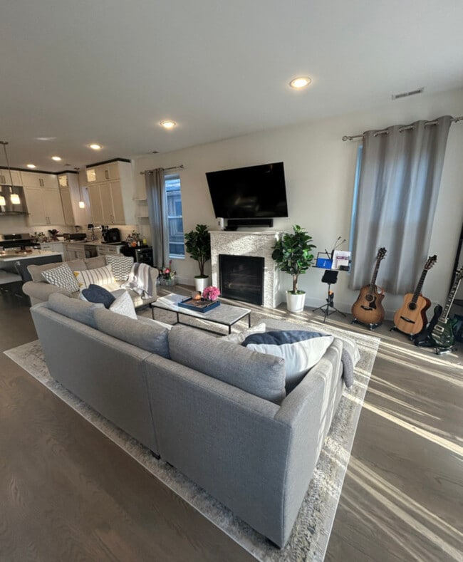 Foto del edificio - 4111 N Western Ave