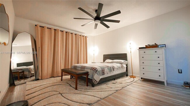 Foto del edificio - 1001 SW 98th Ave