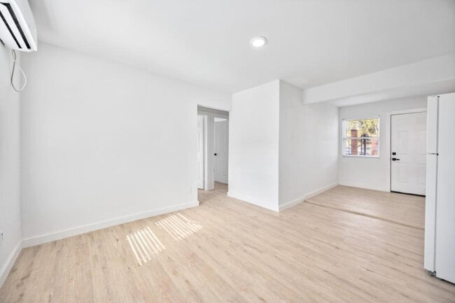 Building Photo - 6811 Del Rio St