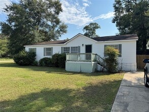 Building Photo - 146 Carmen Blvd