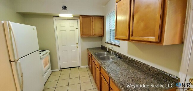 Building Photo - Nice 2 Bedroom 1 Bath House in East Price ...