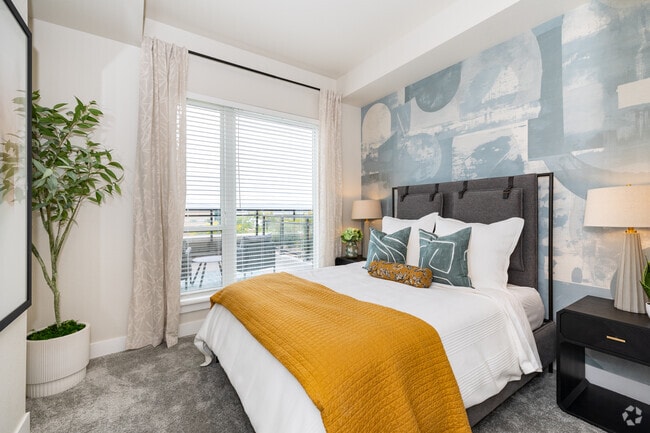 1BR, 1BA - 600SF - Signature - Bedroom - The Emerson Apartments