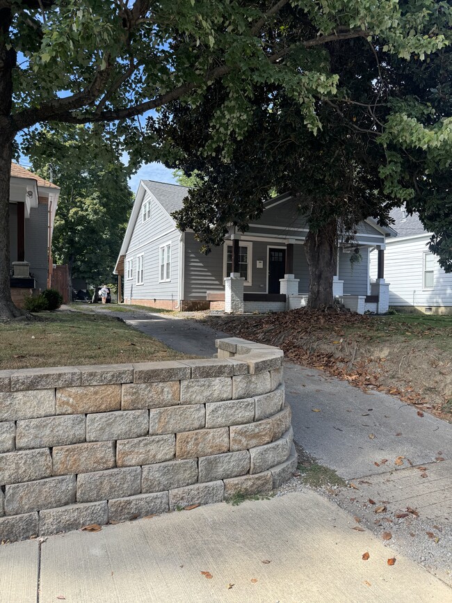 Building Photo - 1757 Monroe St