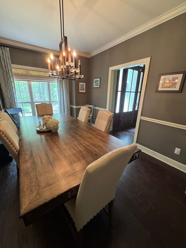 Building Photo - Spacious 5BR Home on 2 Acres in North Columbus – Pet Friendly!