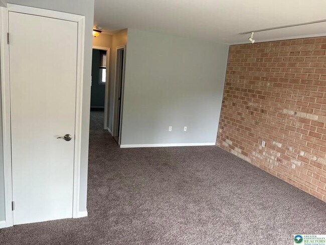 Foto del edificio - 4057 Vaughn St