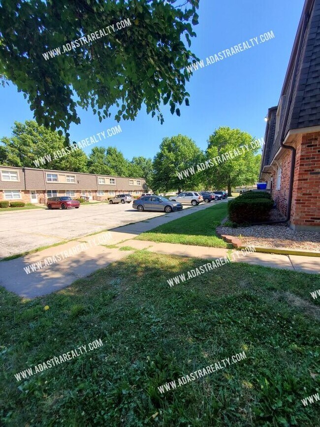 Building Photo - Affordable Olathe Apartment!!-Showing NOW!!