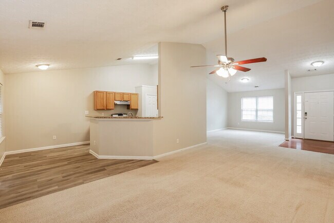 Foto del edificio - 909 Shadow Lake Dr