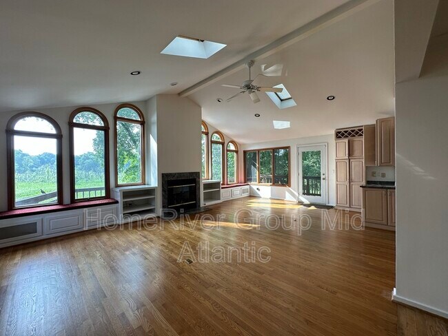 Building Photo - 8354 Orange Ct