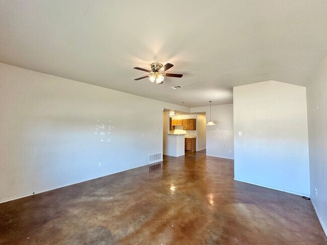 Foto del edificio - 6300 Temora Loop