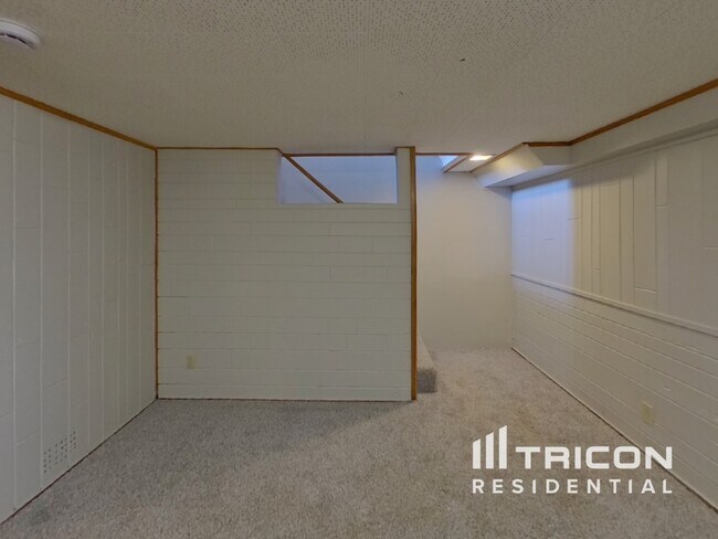 Foto del edificio - 6409 Rolf Ave
