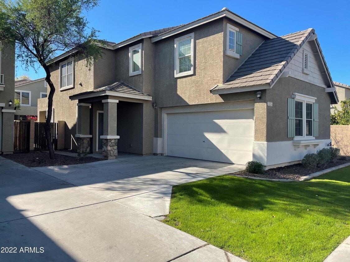 Foto principal - 2325 E Fraktur Rd