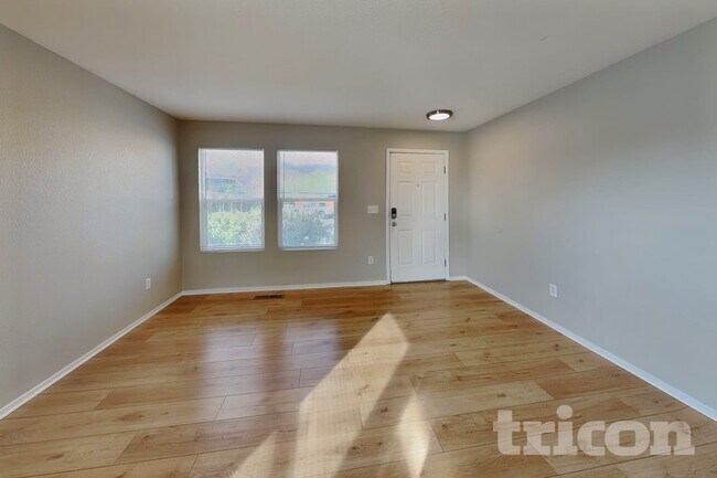 Foto del edificio - 9696 Canyon Meadows Dr