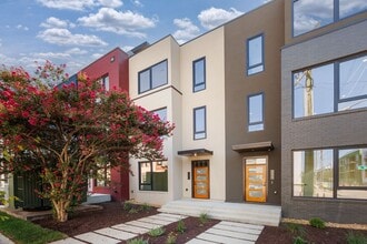 Building Photo - 223 S Stafford Ave