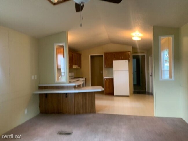 Building Photo - 171 Coachlight Dr