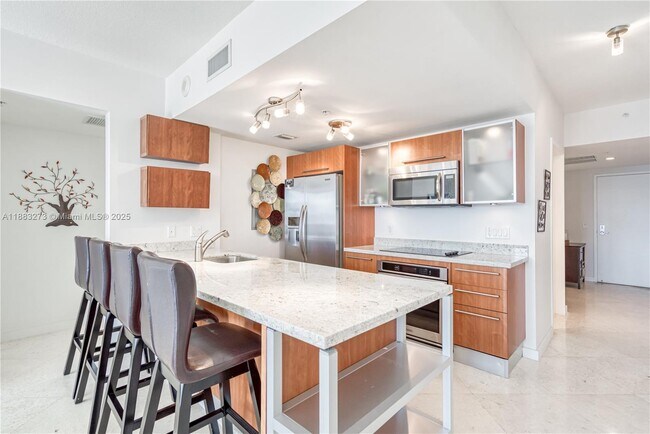 Foto del edificio - 185 SW 7th St
