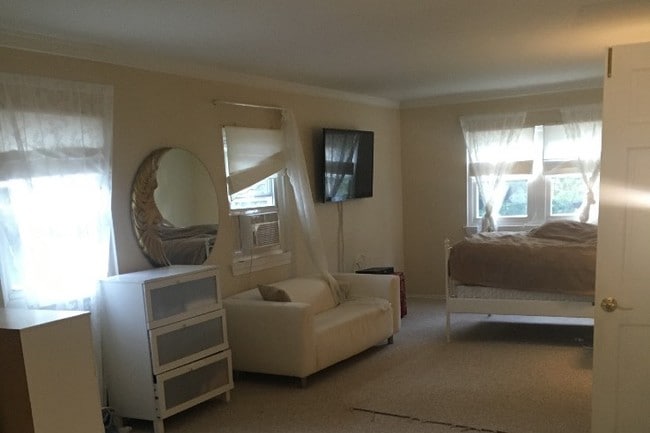 Building Photo - 30 Candlewood Dr