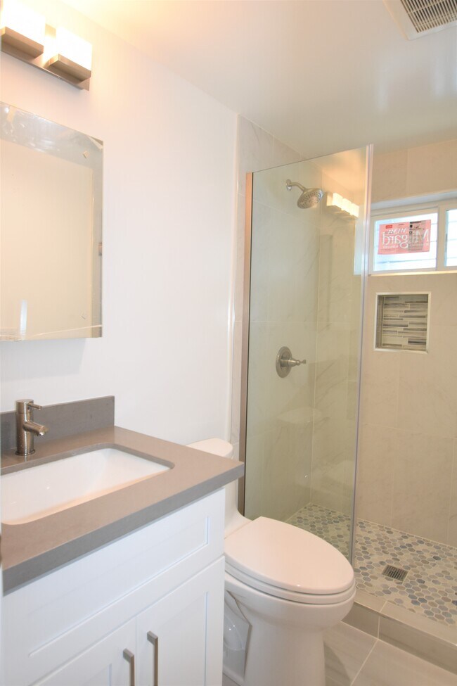 Foto del edificio - 187 Camelia Dr