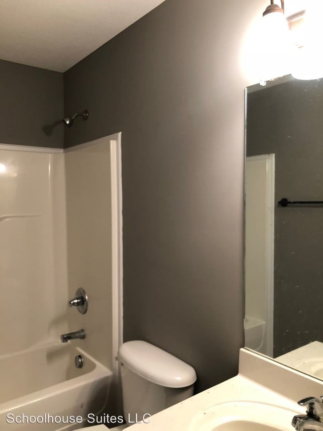 Building Photo - 3 br, 2 bath House - 1719-D Thistlewood Dr.