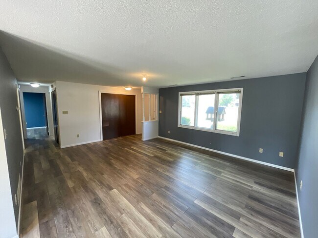 Foto del edificio - Home For Rent By Capital Property Manageme...