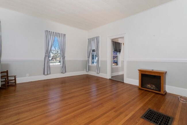 Foto del edificio - 128 Woburn St