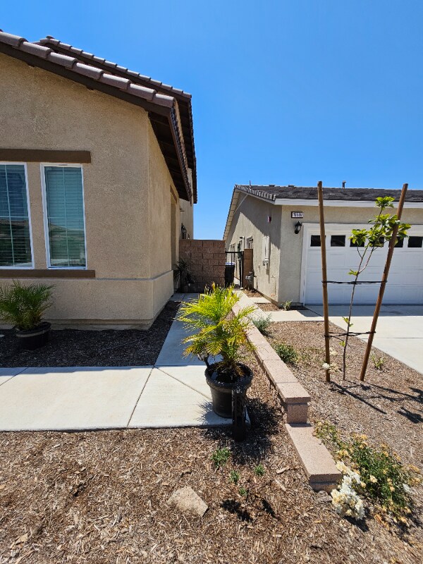 Building Photo - 15547 Kings Peak Dr