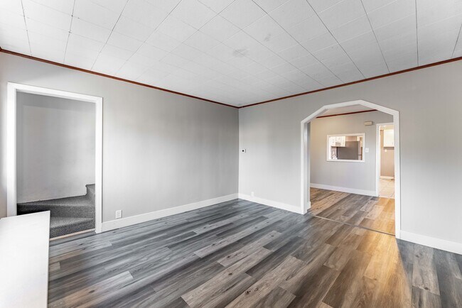 Building Photo - 4908 N Kruger Ave