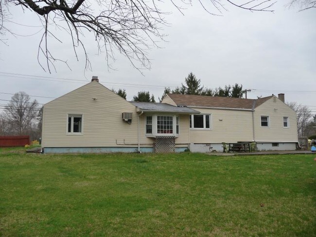 Building Photo - 779 Littleton Rd