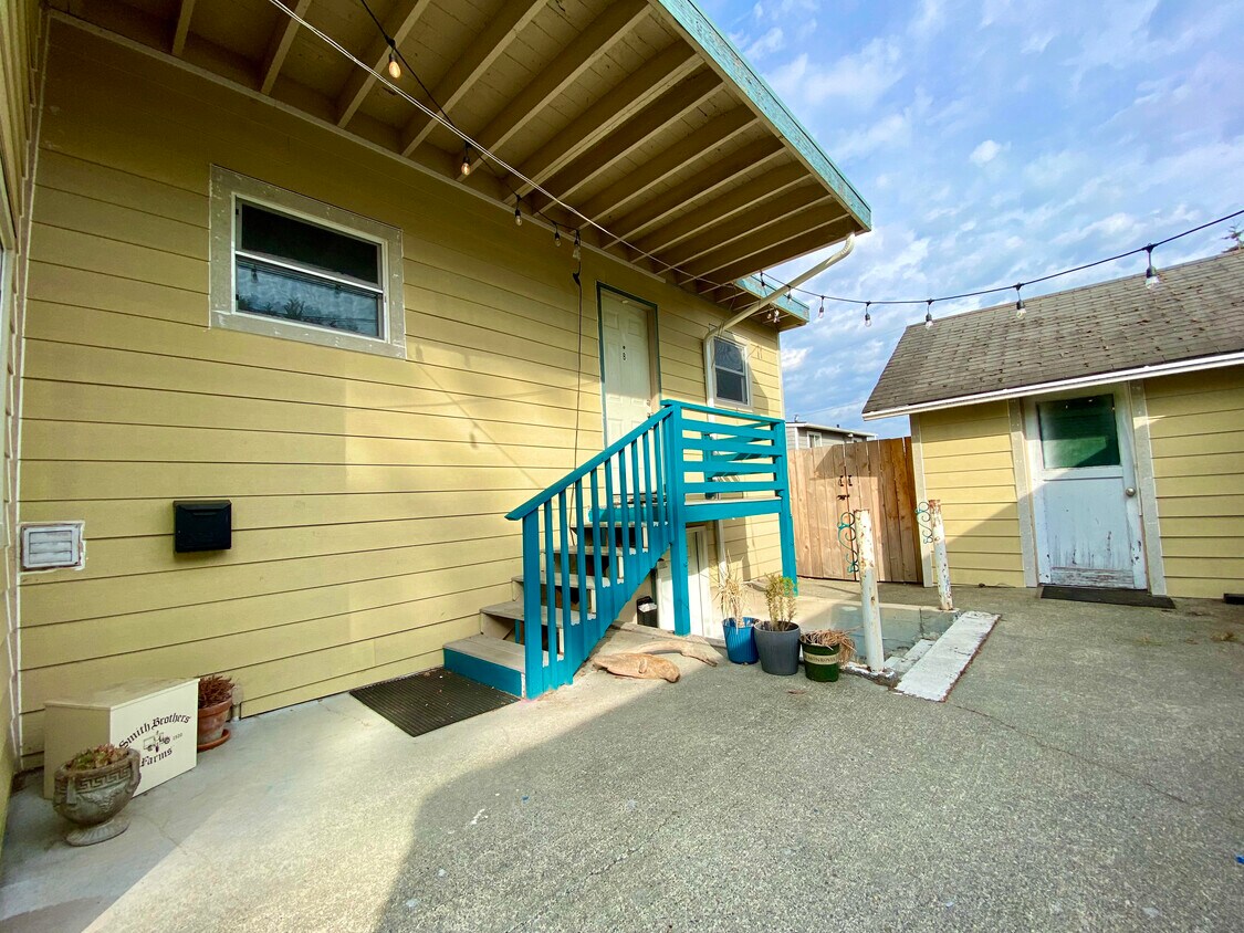 Primary Photo - 749 N 105th St