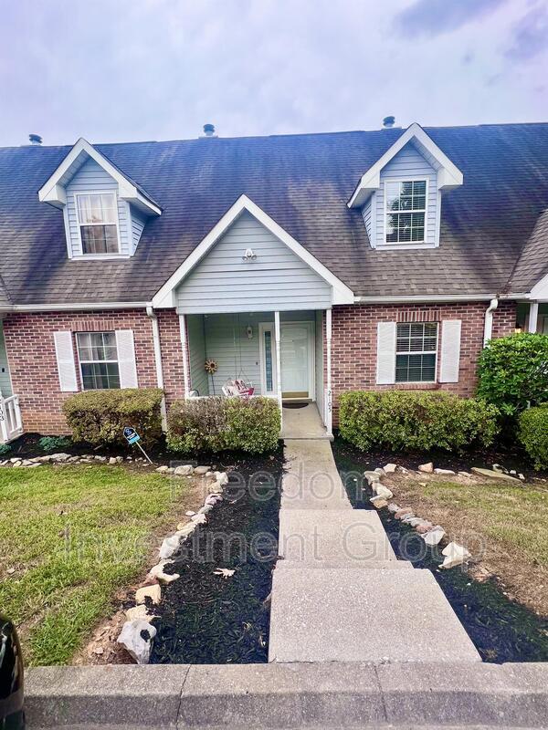 Foto principal - 2105 Silverbrook Dr