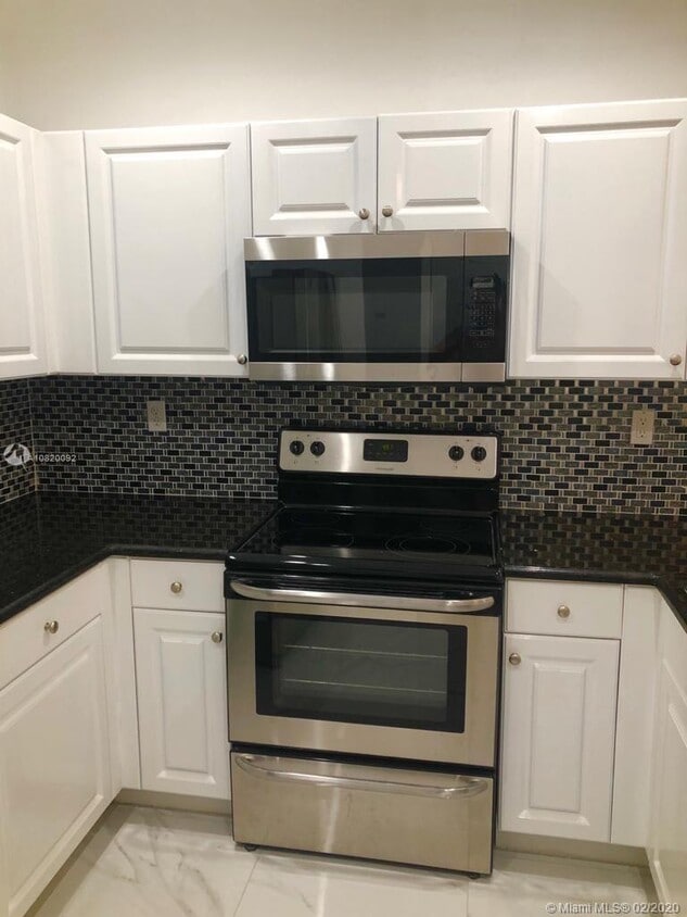 Foto principal - 9165 SW 227th St