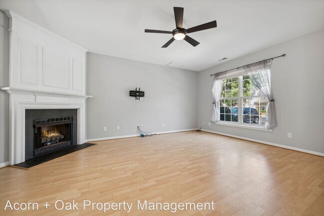 Building Photo - 3 br, 2.5 bath House - 306 Canyon Lake Circle