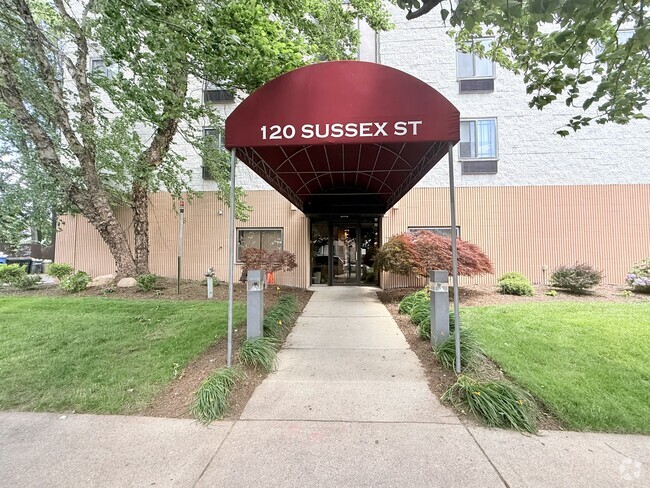 Building Photo - 120 Sussex St