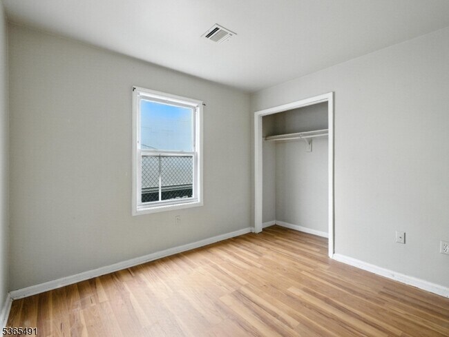 Foto del edificio - 101 Parker St