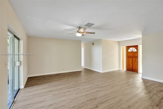 Foto del edificio - 4103 NW 75th Ave