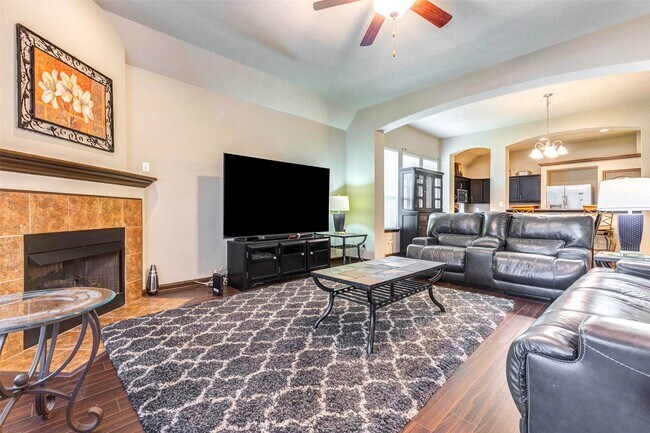 Foto del edificio - 940 Oak Lynn Dr