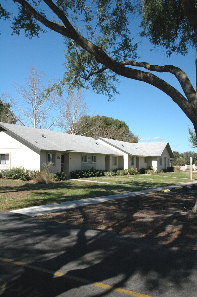 Villas exteriores - Laurel Hills Villas, a 55+ Community