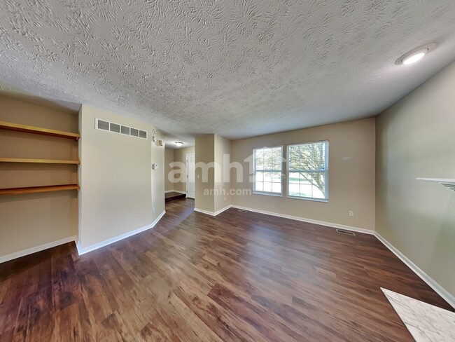 Foto del edificio - 691 Mockingbird Ln