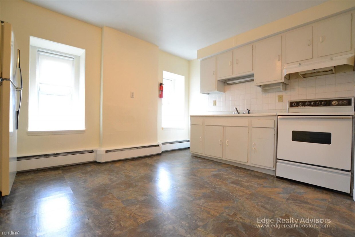 1 br, 1 bath - 130 Emerson St - 1 br, 1 bath  - 130 Emerson St