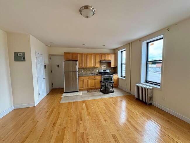 Building Photo - 951 McLean Ave